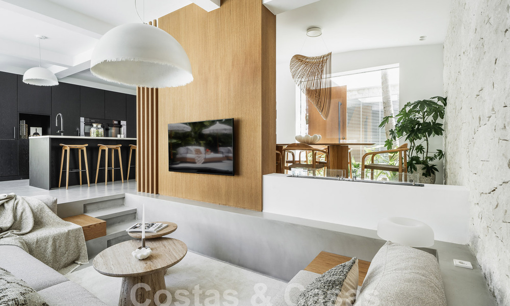Majestueuze gelijkvloers villa te koop met een ontspannend, Balinees design, gelegen op wandelafstand van Puerto Banus, Marbella 52978