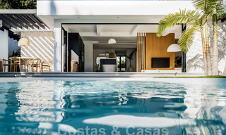 Majestueuze gelijkvloers villa te koop met een ontspannend, Balinees design, gelegen op wandelafstand van Puerto Banus, Marbella 52980 