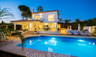 Instapklare, Andalusische luxevilla te koop in een beveiligde en gated woonwijk van Nueva Andalucia, Marbella 48162 