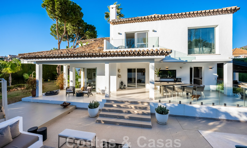 Instapklare, Andalusische luxevilla te koop in een beveiligde en gated woonwijk van Nueva Andalucia, Marbella 48171