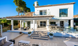 Instapklare, Andalusische luxevilla te koop in een beveiligde en gated woonwijk van Nueva Andalucia, Marbella 48171 