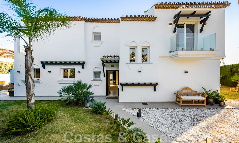Instapklare, Andalusische luxevilla te koop in een beveiligde en gated woonwijk van Nueva Andalucia, Marbella 48172