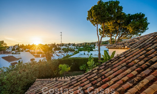 Instapklare, Andalusische luxevilla te koop in een beveiligde en gated woonwijk van Nueva Andalucia, Marbella 48173 