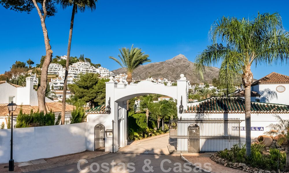Instapklare, Andalusische luxevilla te koop in een beveiligde en gated woonwijk van Nueva Andalucia, Marbella 48174