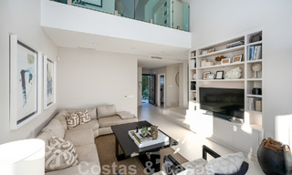 Instapklare, Andalusische luxevilla te koop in een beveiligde en gated woonwijk van Nueva Andalucia, Marbella 48185 