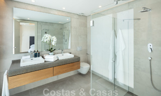 Architectonische luxevilla te koop met panoramisch zeezicht, in een begeerde woonwijk in La Quinta, Benahavis - Marbella 47964 