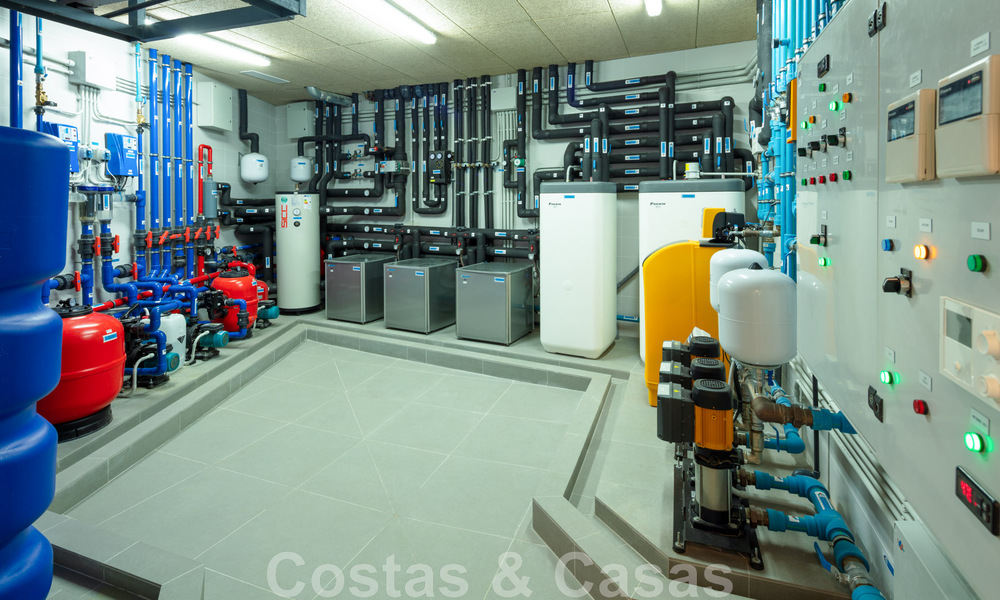 Architectonische luxevilla te koop met panoramisch zeezicht, in een begeerde woonwijk in La Quinta, Benahavis - Marbella 47976