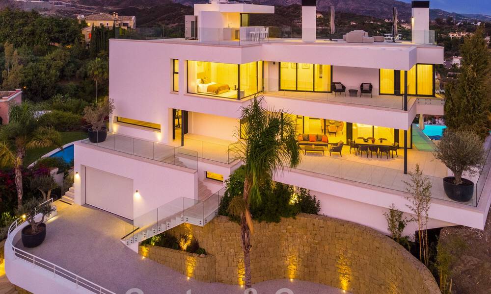 Architectonische luxevilla te koop met panoramisch zeezicht, in een begeerde woonwijk in La Quinta, Benahavis - Marbella 47979
