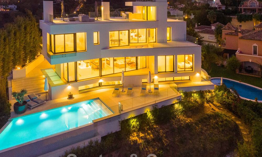 Architectonische luxevilla te koop met panoramisch zeezicht, in een begeerde woonwijk in La Quinta, Benahavis - Marbella 47984