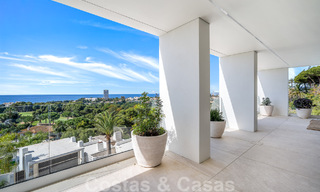Moderne nieuwbouwvilla met infinity pool en panoramisch zeezicht te koop ten oosten van Marbella centrum 51930 