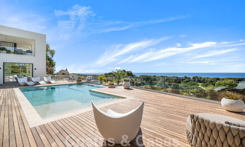 Moderne nieuwbouwvilla met infinity pool en panoramisch zeezicht te koop ten oosten van Marbella centrum 51940