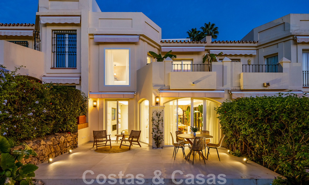 Instapklaar! Eigentijds gerenoveerde rijwoning te koop in een gated community in La Quinta te Benahavis - Marbella 49443