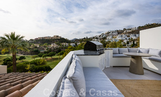 Instapklaar! Eigentijds gerenoveerde rijwoning te koop in een gated community in La Quinta te Benahavis - Marbella 49447 