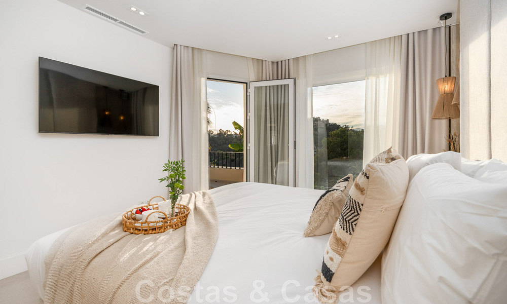 Instapklaar! Eigentijds gerenoveerde rijwoning te koop in een gated community in La Quinta te Benahavis - Marbella 49467