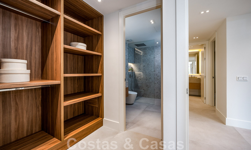 Instapklaar! Eigentijds gerenoveerde rijwoning te koop in een gated community in La Quinta te Benahavis - Marbella 49470