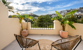 Instapklaar! Eigentijds gerenoveerde rijwoning te koop in een gated community in La Quinta te Benahavis - Marbella 49475 