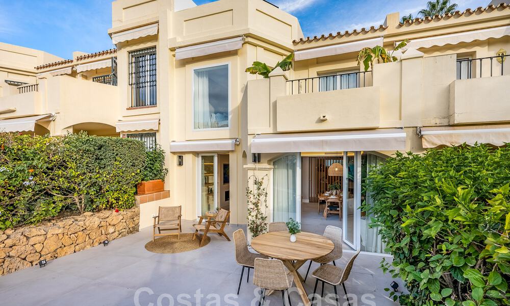 Instapklaar! Eigentijds gerenoveerde rijwoning te koop in een gated community in La Quinta te Benahavis - Marbella 49482