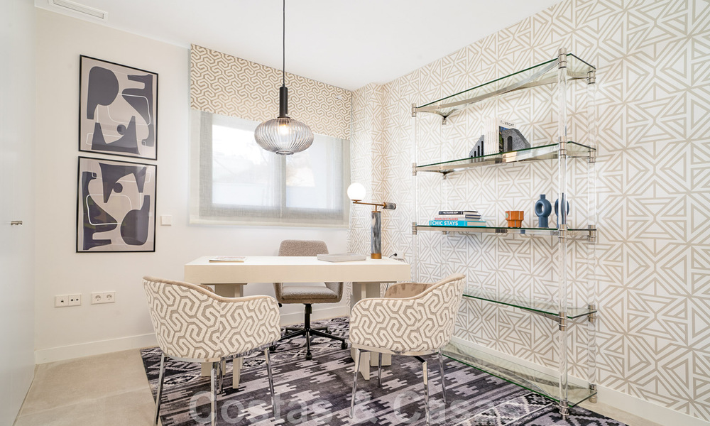 Schitterende show woning te koop in een nieuwbouwproject, bestaande uit halfvrijstaande villa’s met zeezicht in een luxueus resort Mijas, Costa del Sol 48582