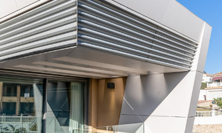 Schitterende show woning te koop in een nieuwbouwproject, bestaande uit halfvrijstaande villa’s met zeezicht in een luxueus resort Mijas, Costa del Sol 48593 