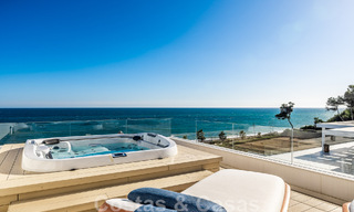 Instapklaar, modern, ultra-luxueus penthouse te koop, eerstelijnstrand, met open zeezicht, tussen Marbella en Estepona 48252 