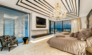 Instapklaar, modern, ultra-luxueus penthouse te koop, eerstelijnstrand, met open zeezicht, tussen Marbella en Estepona 48257 