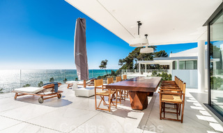 Instapklaar, modern, ultra-luxueus penthouse te koop, eerstelijnstrand, met open zeezicht, tussen Marbella en Estepona 48279 