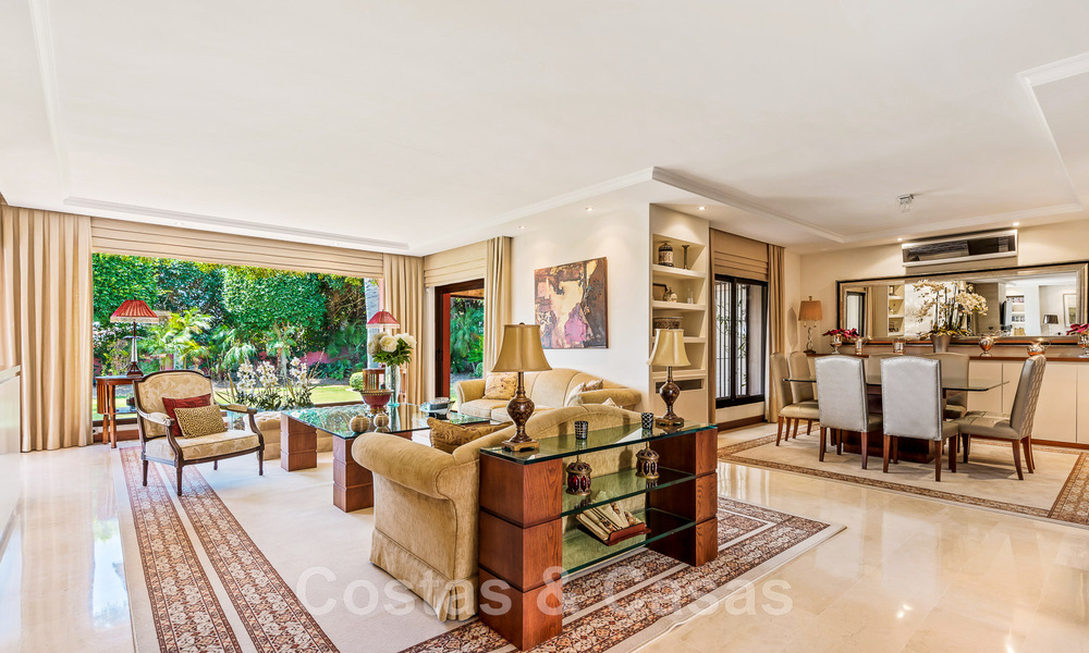 Traditioneel en luxueus landhuis in Andalusische stijl te koop, met zeezicht in het hartje van de golfvallei van Nueva Andalucia, Marbella 49217