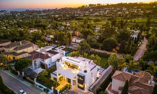 Hoogwaardig gerenoveerde villa in moderne stijl te koop in het hartje van de golfvallei van Nueva Andalucia, Marbella 49102 