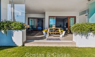 Instapklaar appartement te koop in een exclusief strandcomplex met open zeezicht op loopafstand van Estepona centrum 49298 