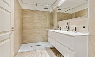 Instapklaar appartement te koop in een exclusief strandcomplex met open zeezicht op loopafstand van Estepona centrum 49300 