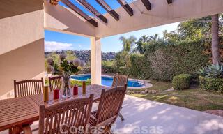 Vrijstaande Andalusische villa te koop met veel potentieel, gelegen op een hoge positie, omgeven door golfbanen in Benahavis - Marbella 49601 
