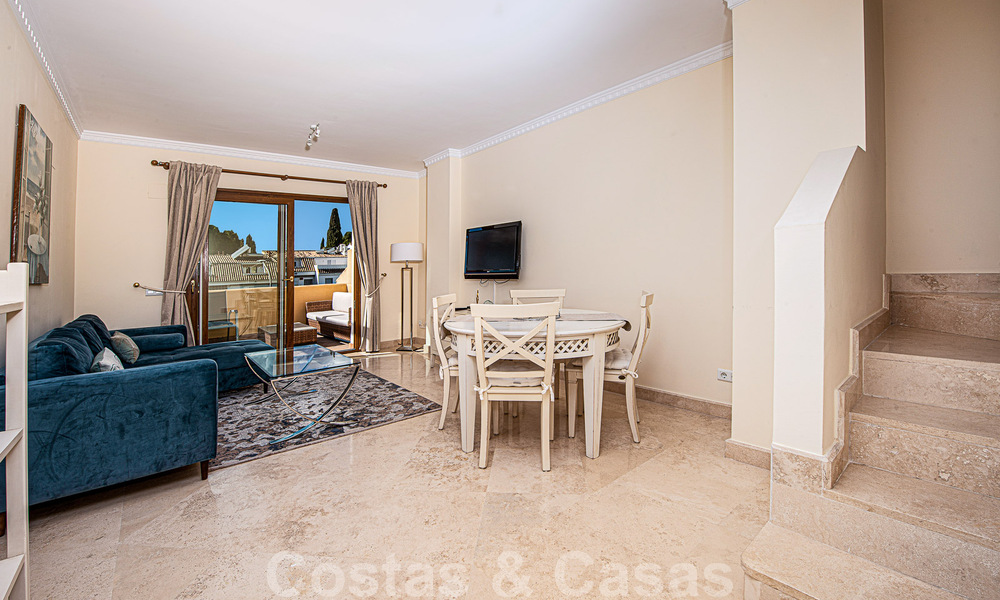 Ruim duplex penthouse te koop met zeezicht, dicht bij alle voorzieningen op de Golden Mile in Marbella 49622