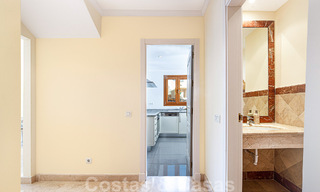 Ruim duplex penthouse te koop met zeezicht, dicht bij alle voorzieningen op de Golden Mile in Marbella 49625 