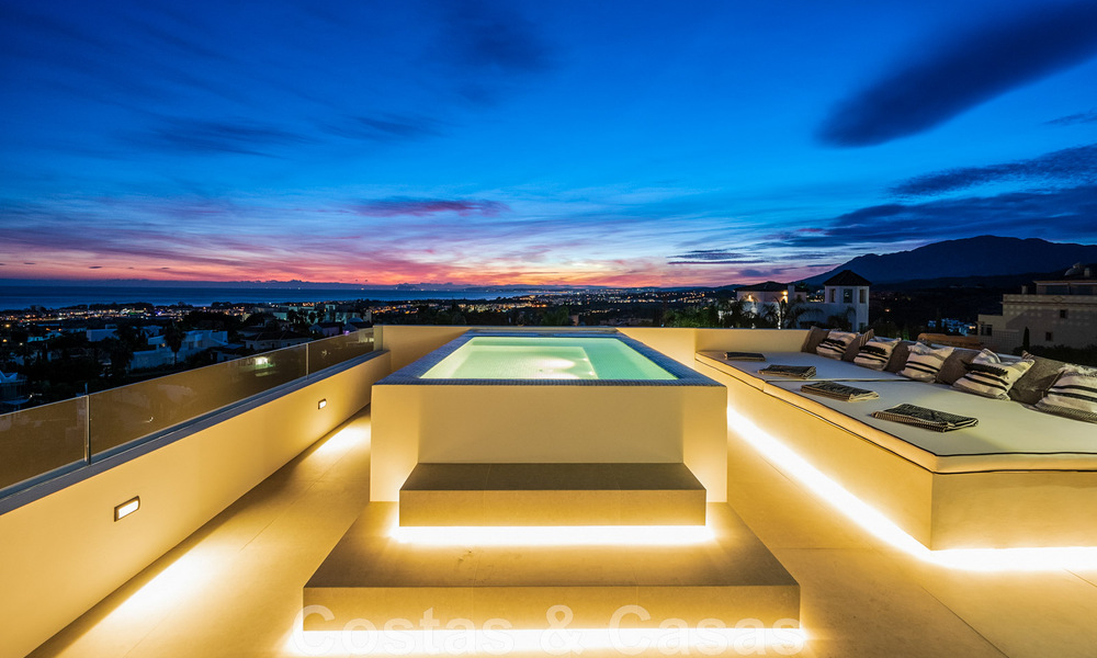 Exclusieve designvilla met panoramisch zeezicht te koop in het een vijfsterren golfresort in Marbella - Benahavis 48828
