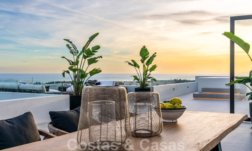 Exclusieve designvilla met panoramisch zeezicht te koop in het een vijfsterren golfresort in Marbella - Benahavis 48876
