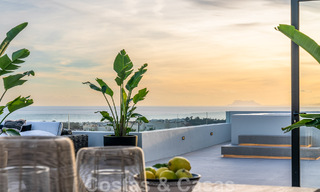 Exclusieve designvilla met panoramisch zeezicht te koop in het een vijfsterren golfresort in Marbella - Benahavis 48877 