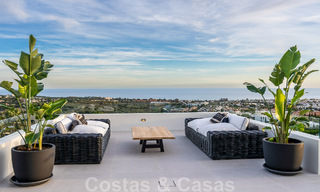 Exclusieve designvilla met panoramisch zeezicht te koop in het een vijfsterren golfresort in Marbella - Benahavis 48894 