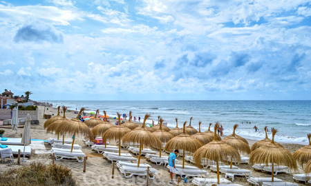 Charmante rijwoning te koop in een eerstelijnstrand complex ten oosten van Marbella centrum 49679