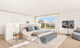 Eerstelijns golf luxevilla in een elegante moderne stijl met prachtig golf- en zeezicht te koop in Los Flamingos Golfresort in Marbella - Benahavis 48932 