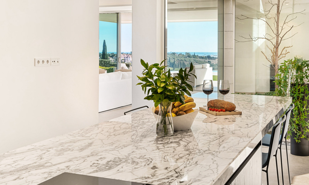 Eerstelijns golf luxevilla in een elegante moderne stijl met prachtig golf- en zeezicht te koop in Los Flamingos Golfresort in Marbella - Benahavis 48950