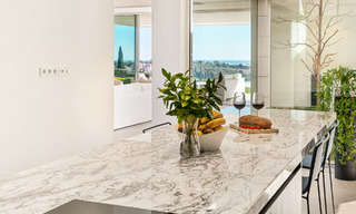 Eerstelijns golf luxevilla in een elegante moderne stijl met prachtig golf- en zeezicht te koop in Los Flamingos Golfresort in Marbella - Benahavis 48950 