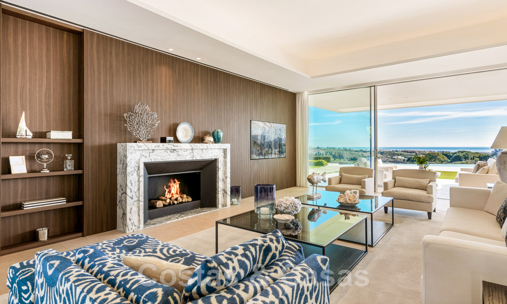 Eerstelijns golf luxevilla in een elegante moderne stijl met prachtig golf- en zeezicht te koop in Los Flamingos Golfresort in Marbella - Benahavis 48970