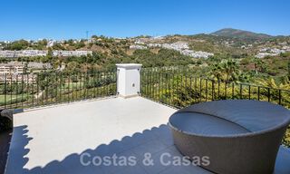 Elegante, Spaanse luxevilla te koop met privé tennisbaan in een afgesloten woonwijk in La Quinta, Benahavis - Marbella 50426 