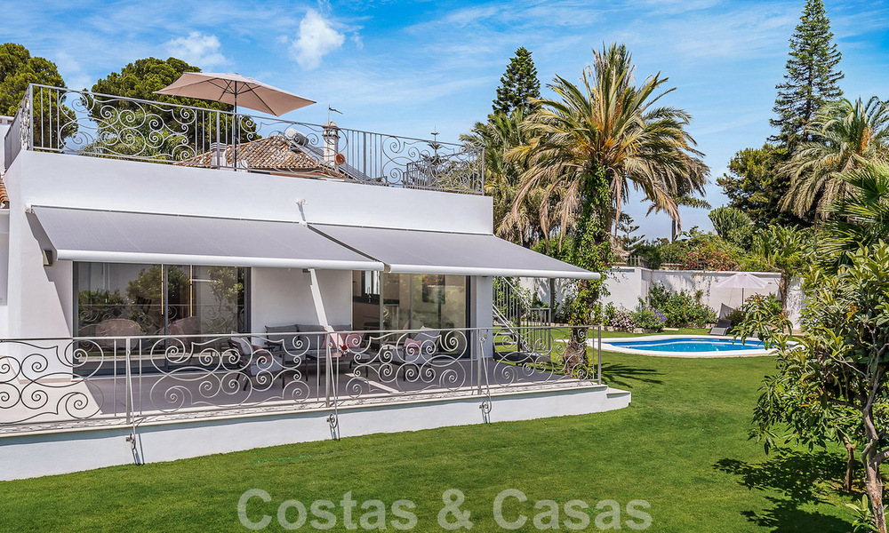 Instapklaar! Eén niveau villa te koop met 4 slaapkamers, op 400m van het strand op de New Golden Mile, Marbella - Estepona 50002