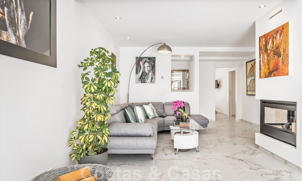 Instapklaar! Eén niveau villa te koop met 4 slaapkamers, op 400m van het strand op de New Golden Mile, Marbella - Estepona 50008