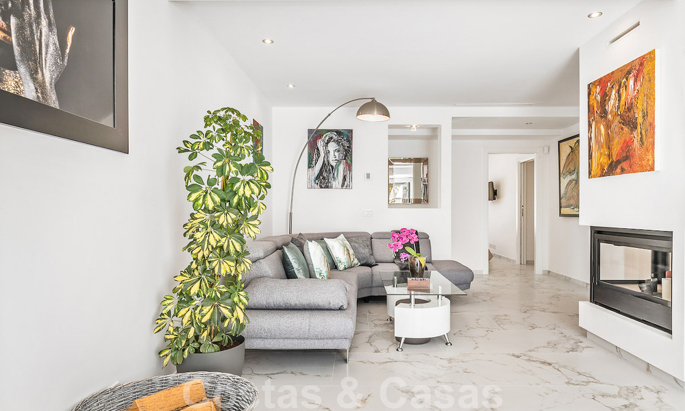 Instapklaar! Eén niveau villa te koop met 4 slaapkamers, op 400m van het strand op de New Golden Mile, Marbella - Estepona 50008