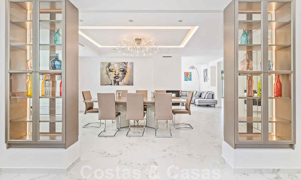 Instapklaar! Eén niveau villa te koop met 4 slaapkamers, op 400m van het strand op de New Golden Mile, Marbella - Estepona 50010