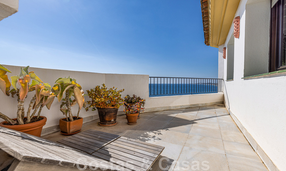 Gigantisch duplex penthouse te koop met adembenemend zeezicht op eerstelijnsstrand in de jachthaven van Puerto Banus, Marbella 49109