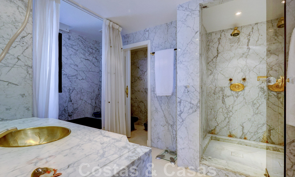 Gigantisch duplex penthouse te koop met adembenemend zeezicht op eerstelijnsstrand in de jachthaven van Puerto Banus, Marbella 49113