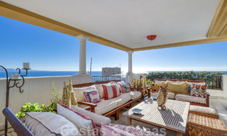 Gigantisch duplex penthouse te koop met adembenemend zeezicht op eerstelijnsstrand in de jachthaven van Puerto Banus, Marbella 49127 